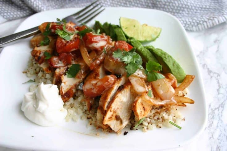 Low carb cauliflower rice recipes - Mexican fajita chicken over cauliflower rice!