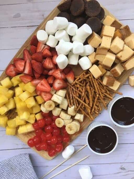 homemade chocolate fondue 1 The Savvy Sparrow