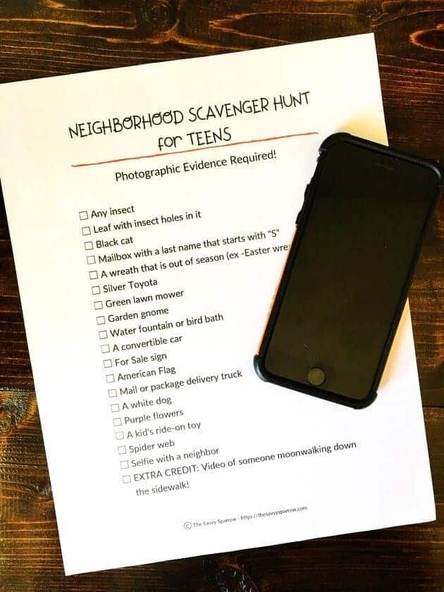 Neighborhood Scavenger Hunt - FREE Printable