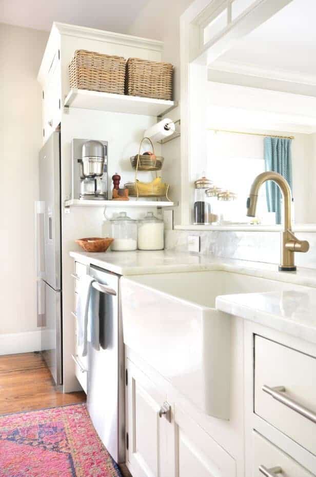 https://thesavvysparrow.com/wp-content/uploads/2019/07/Tips-to-declutter-kitchen-counters.jpg