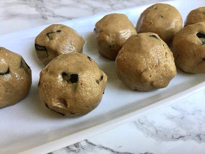 Peanut Butter Chocolate Energy Balls - An Easy Healthy Snack!