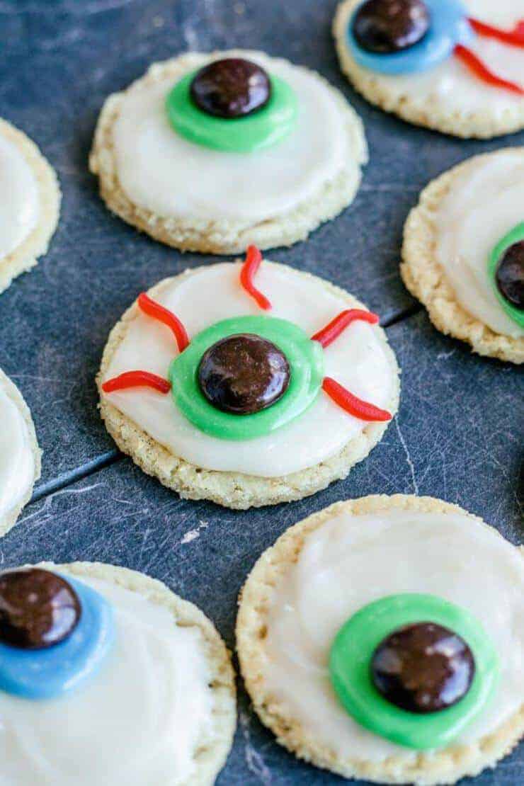 decorated eyeball halloween cookies