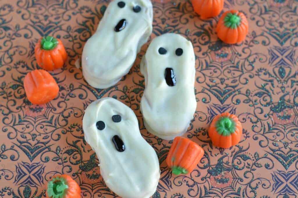 Halloween cookies for kids decorated to look like ghosts