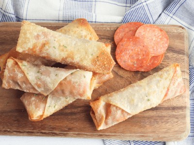 Pizza Egg Rolls – An Easy Dinner Idea the Whole Family Will Love!