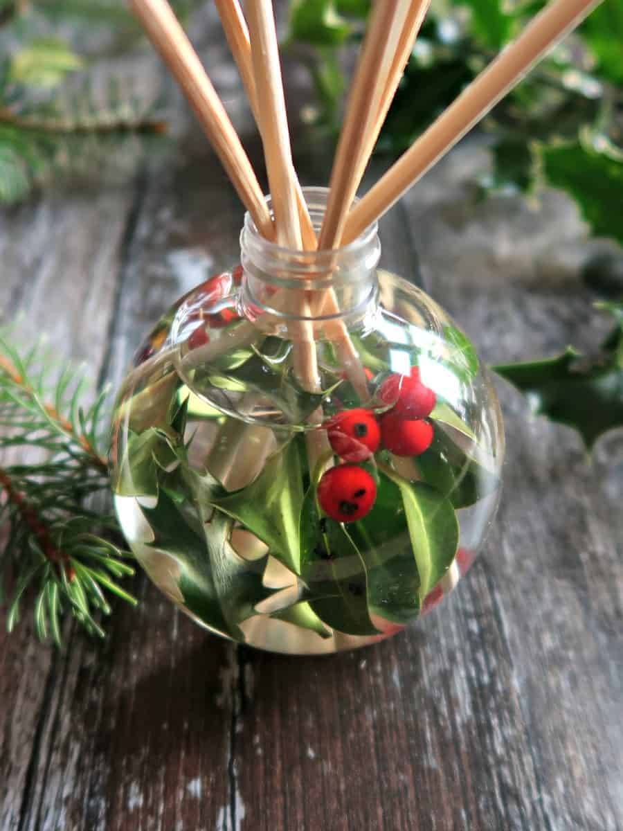 DIY reed diffusers to give as DIY Christmas gifts