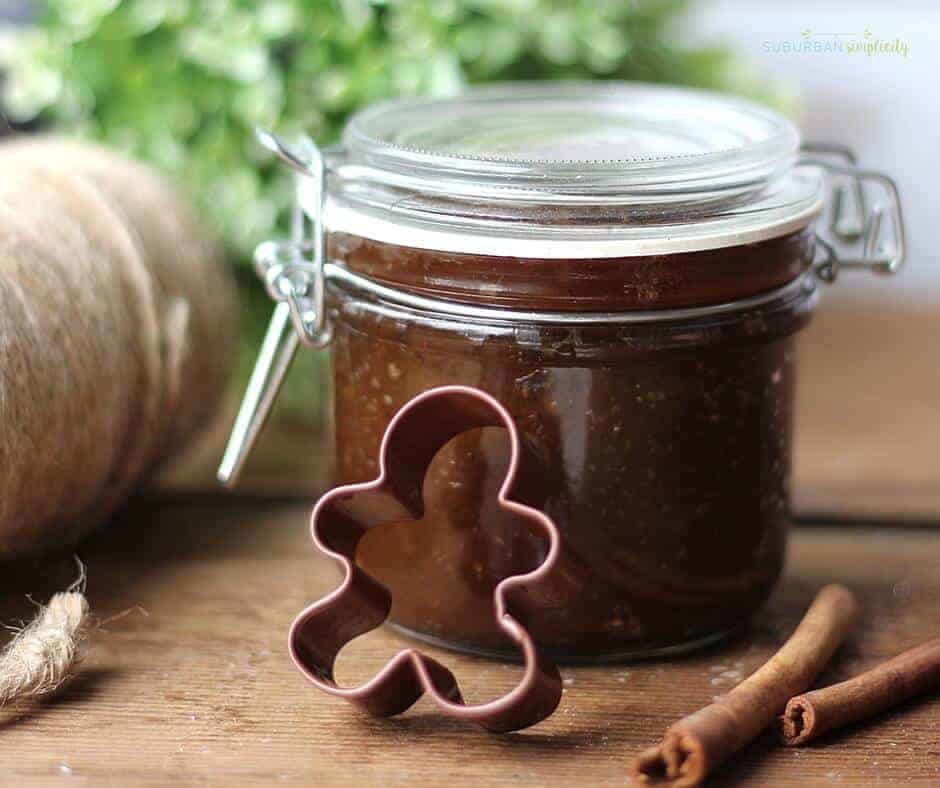 DIY gingerbread brown sugar scrub