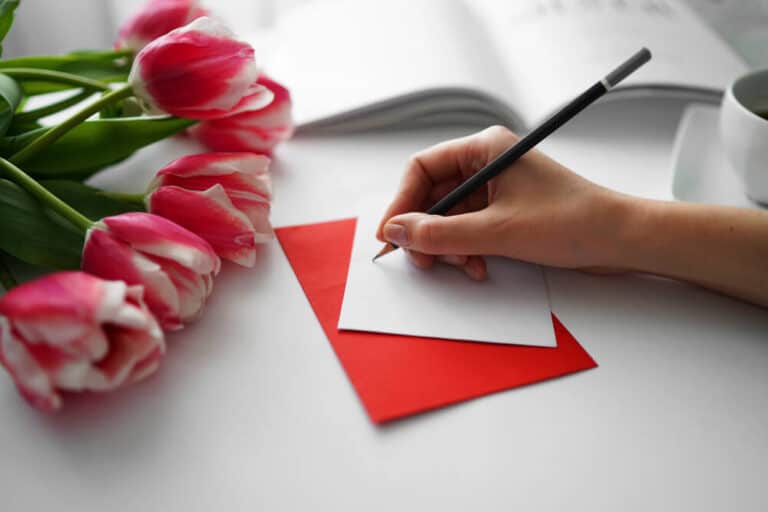 10 Tips to Write the BEST Love Letters for Your Husband + Examples!