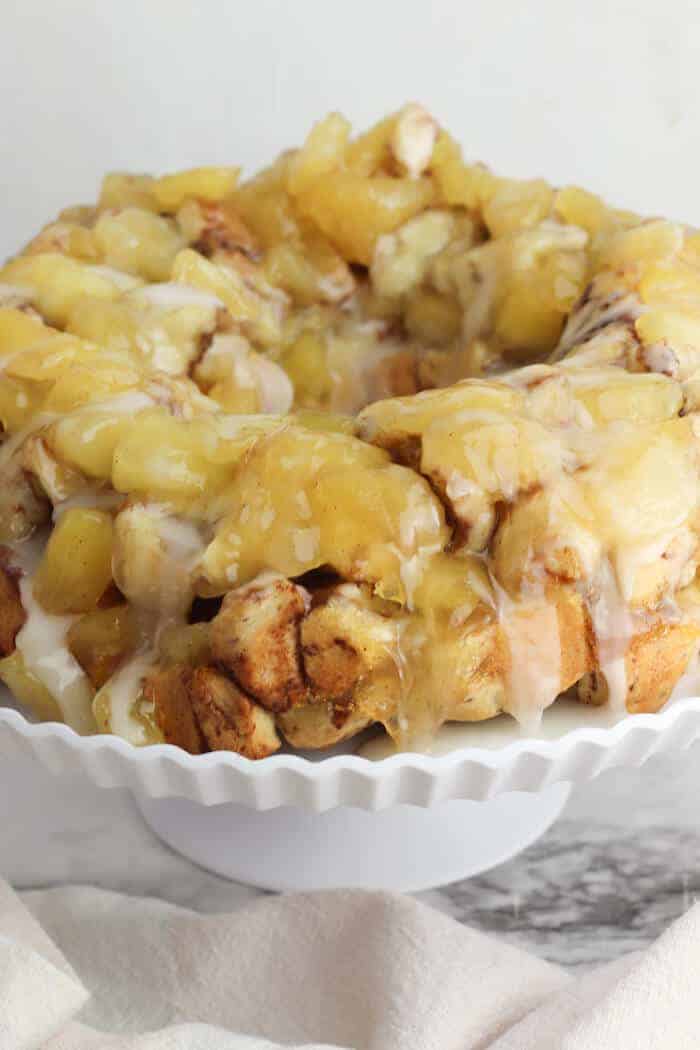 apple cinnamon monkey bread on a serving plate