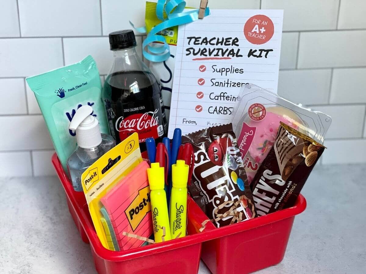 Make a Teacher Survival Kit (Awesome Ideas and Free Printable Gift Tag!)