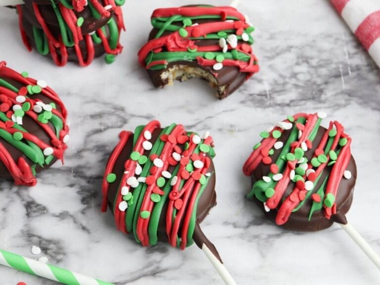 Chocolate Covered Ritz Cracker Cookie Pops (Great Edible Gift Idea!)