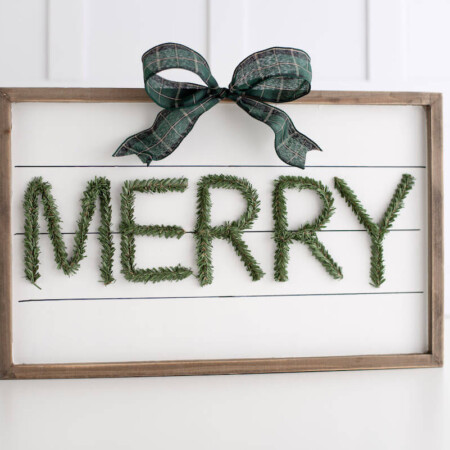 DIY wooden Christmas sign that says Merry