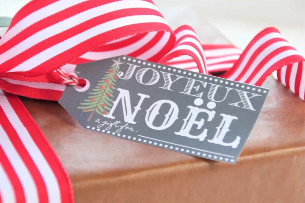 Christmas tag that says joyeux noel
