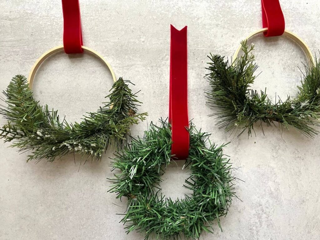 Diy christmas online wreath