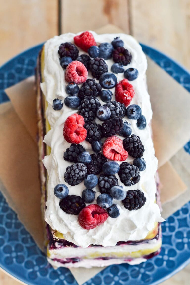 Easy NoBake Lemon Berry Icebox Cake Refreshing Summer Dessert!