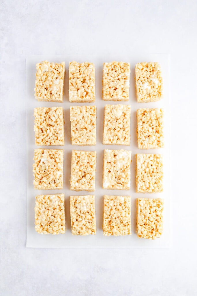 rice krispies treats cut into rectangles