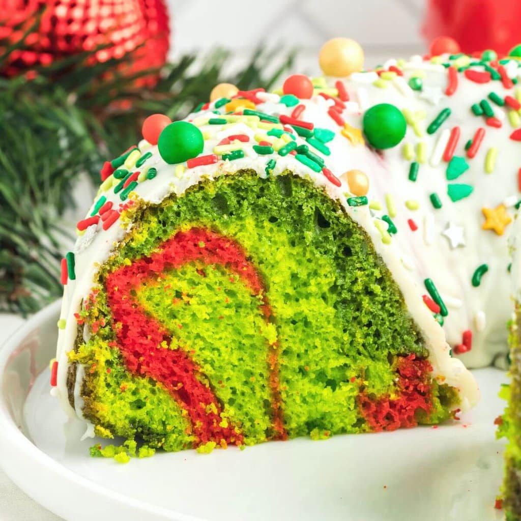Christmas Village Bundt Cake - Haniela's  Recipes, Cookie & Cake  Decorating Tutorials
