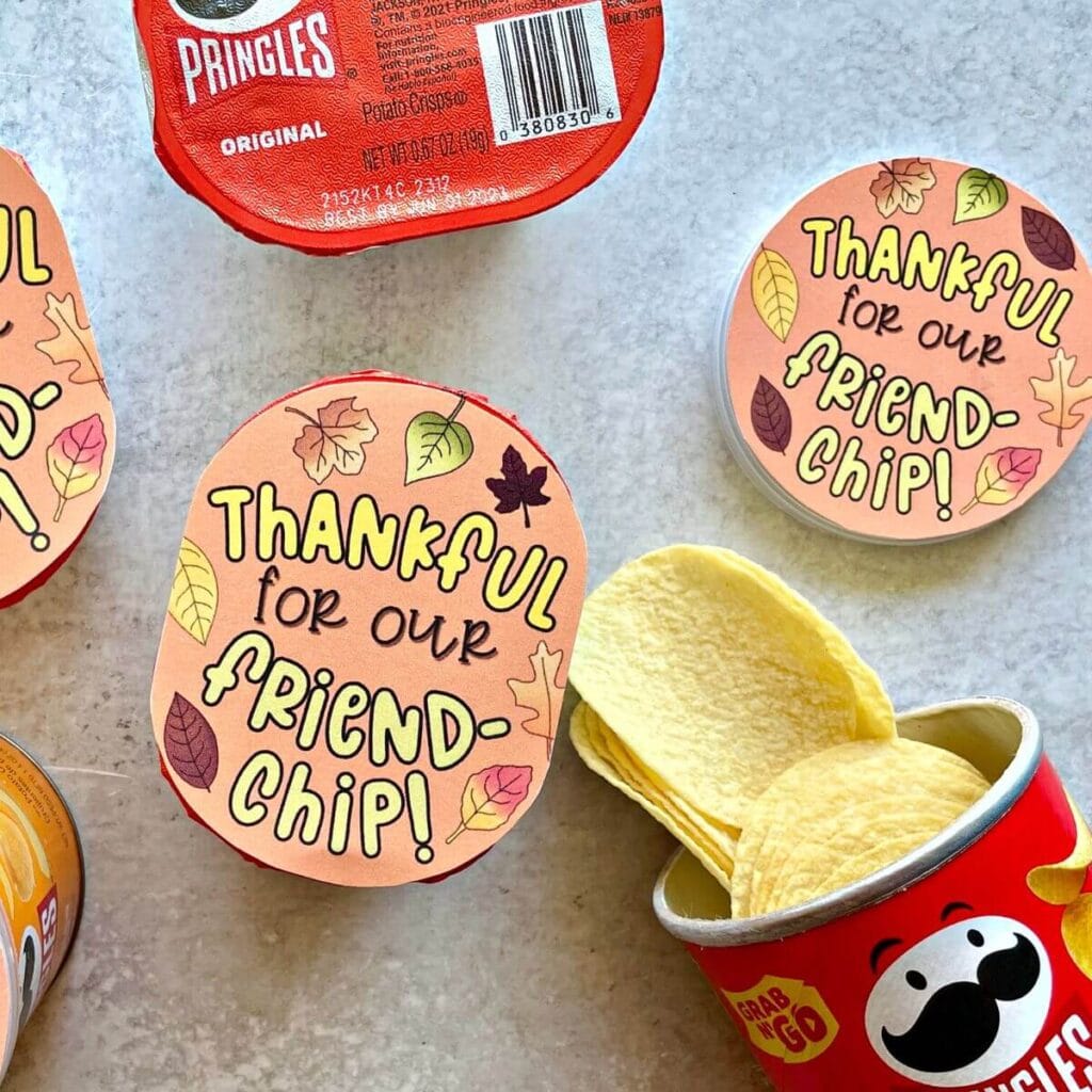 Pringles chip thanksgiving gifts with printable gift tags that say thankful for our friend-chip