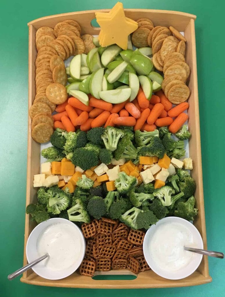  Christmas tree appetizer tray with vegetables and dip