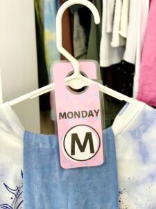 Free Printable Days of the Week Clothes Hanger Organizer Tags