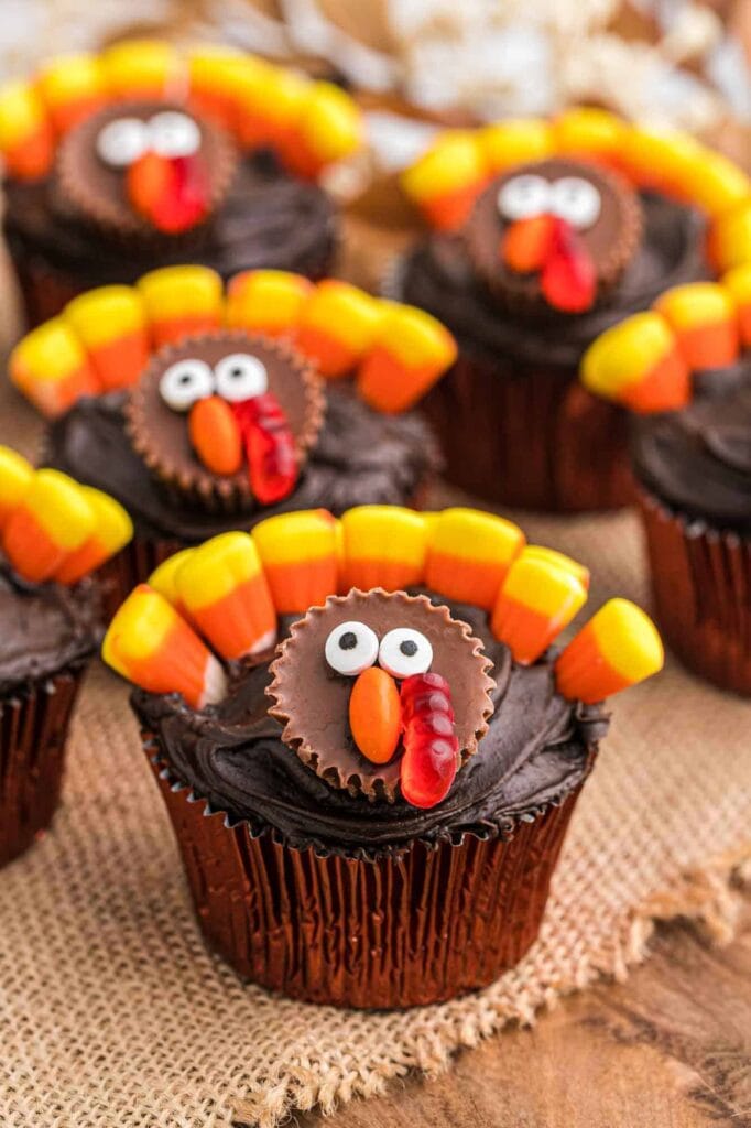 chocolate cupcakes decorated like turkeys
