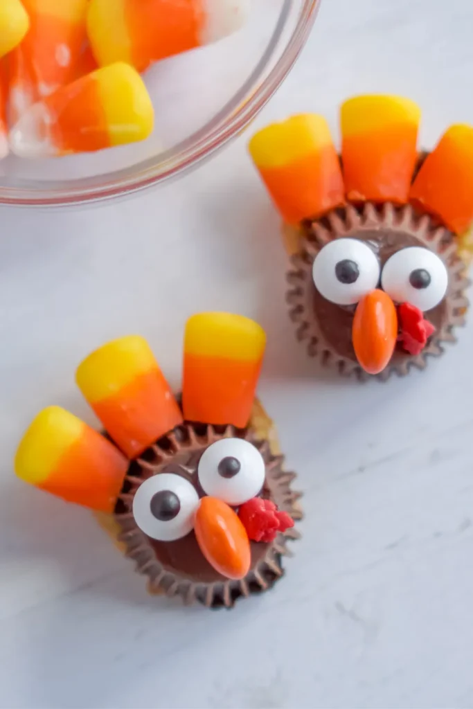 turkey Thanksgiving treats for kids made from pretzels and Reese's cups