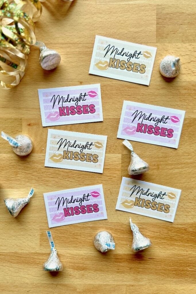 printable tags that says Midnight Kisses