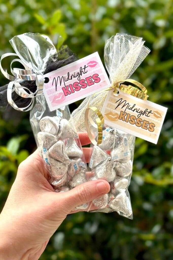 Hershey Kisses new year's party favors with midnight kisses gift tag
