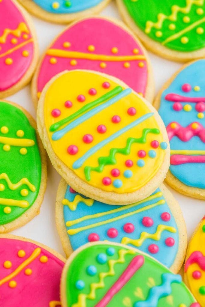 decorated Easter egg cookies