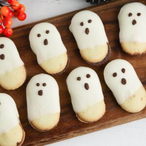 no bake Halloween ghost cookies made with Milanos