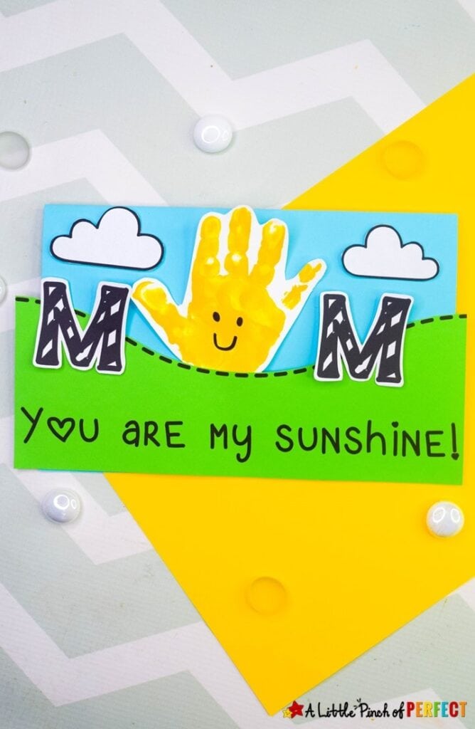 handprint card that says mom, you are my sunshine