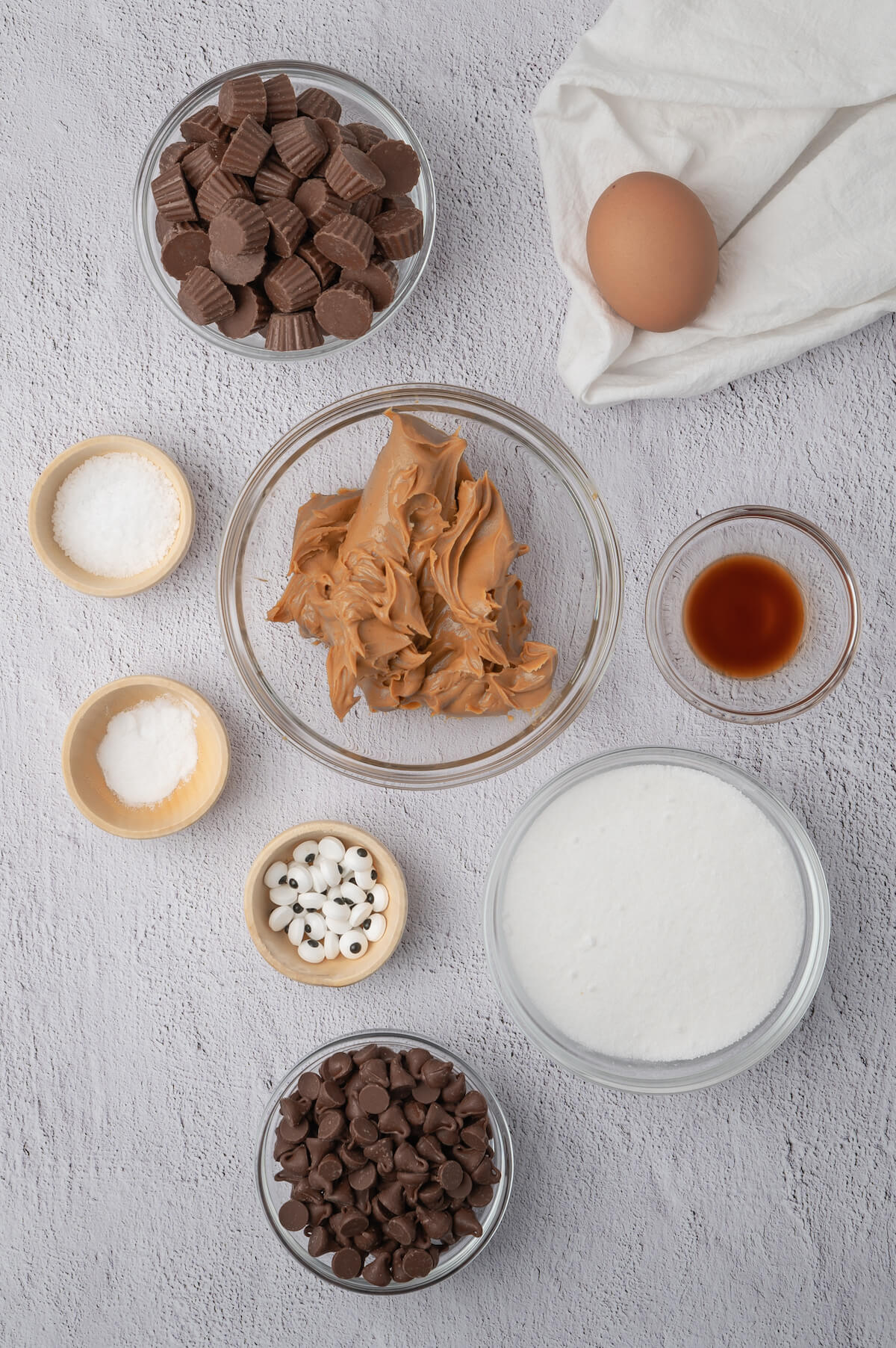 Peanut Butter Spider Cookies with Reese's Peanut Butter Cups