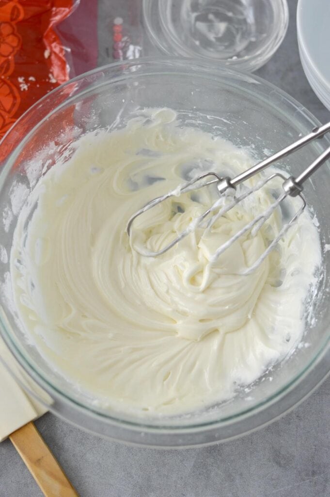 making cream cheese icing