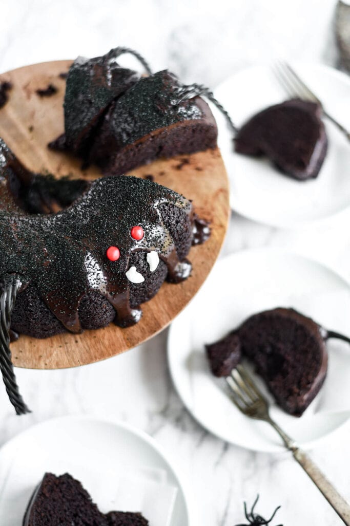 spider bundt cake