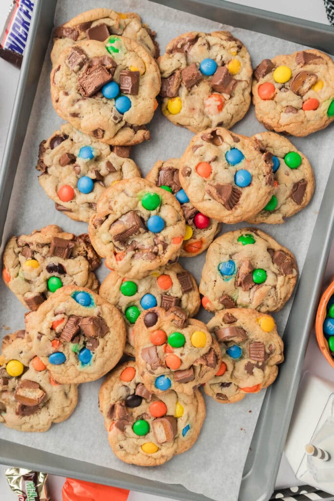 Halloween candy bar cookies